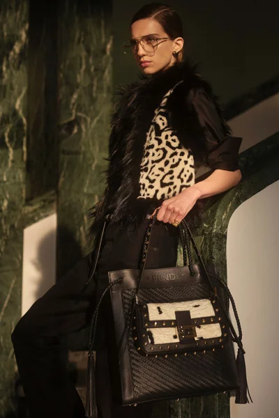 Look 3